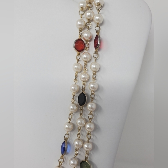 VINTAGE THREE STRAND FAUX PEARL GOLD LINK FACETED RHINESTONE RAINBOW NECKLACE - Picture 3 of 11
